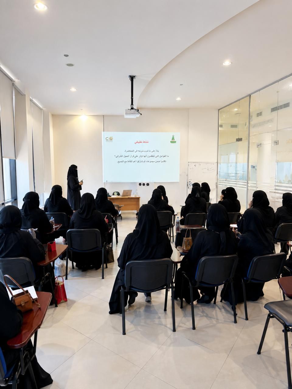 اختتام برنامج مهارات البيع الاحترافية بمدينة الرياض بشهادة معتمدة من جامعة الملك عبدالعزيز